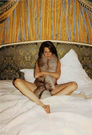 rampling_fur+foot_988.jpg
