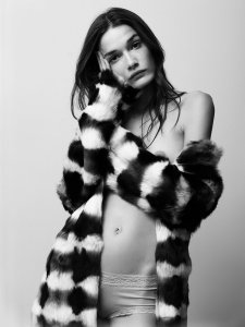 TheFappeningBlog.com - Jessica Sikosek Sexy & Topless 5.jpg