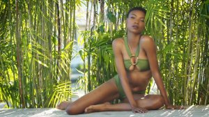 TheFappeningBlog.com - Iyonna Fairbanks Intimates 9.JPG