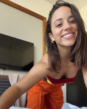 Kiana Madeira (11).jpg