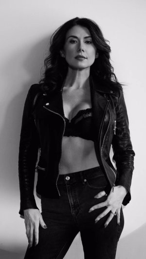 jewelstaite_reel_11_8_2024_12_26_12 PM3496929706338145843 - frame at 0m24s.jpg