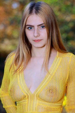 0009-01 thefappeningblog.com.jpg