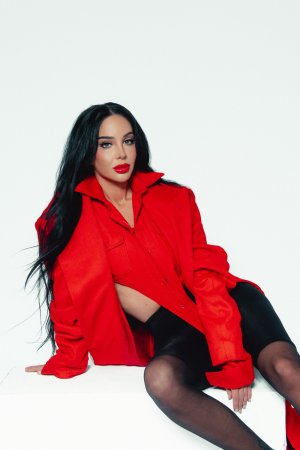 Tulisa-Contostavlos-Im-a-celebrity-Get-me-out-of-here-photoshoot-13.jpg