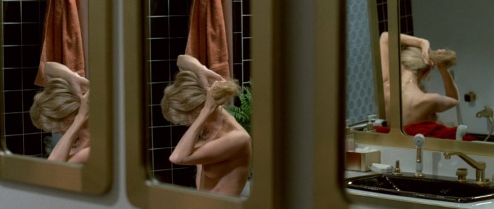 The Seduction (1982).mp4_snapshot_00.52.19.461.jpg The Seduction (1982).mp4_snapshot_00.52.19.461.jpg