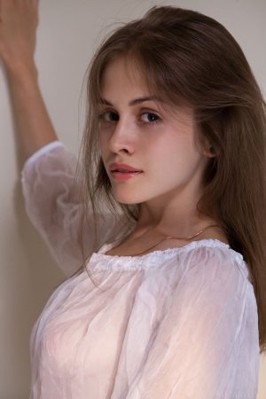 petite-sweetie-maria-espen-sensually-poses-on-the-bed-and-bares-her-amazing-tits-02 thefappeni...jpg