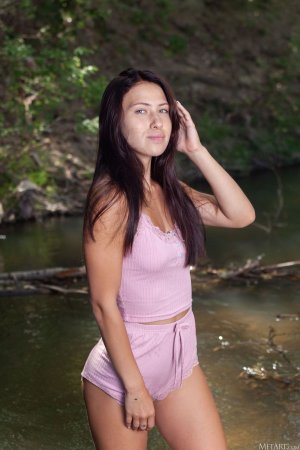 0009-01 thefappeningblog.com.jpg