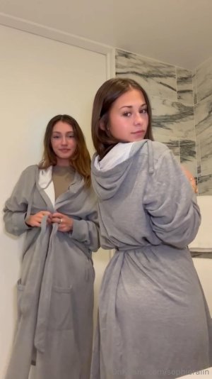 Sophieraiin GG Porn Bathroom Tease Video Leaked FappTime.com.mp4_snapshot_00.56.056.jpg