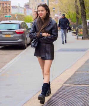 Olivia Rodrigo out in new york.jpg