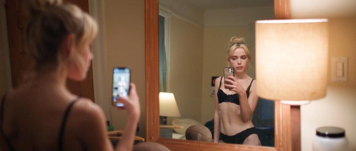 Kiernan Shipka - Sweethearts_2.jpg