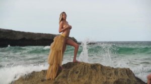 TheFappeningBlog.com - Kate Upton - Candids 8.JPG