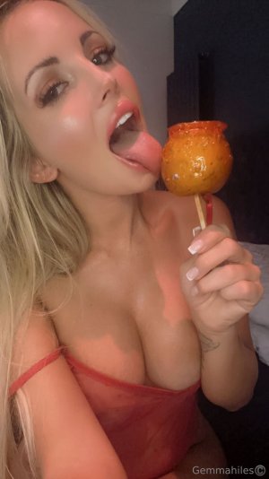 gemmahiles-11-11-2024-3555730650-Toffee apples from bonfire night _ would rather be.jpeg