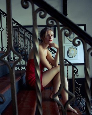 Stefanie Scott (6).jpg