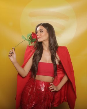 victoriajustice_post_12_6_2024_6_38_02 PM3517412618191720020.jpg