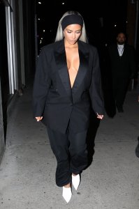 TheFappeningBlog.com - Kim Kardashian Braless new 4.jpg