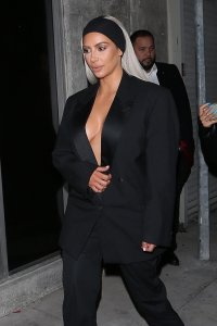 TheFappeningBlog.com - Kim Kardashian Braless new 11.jpg