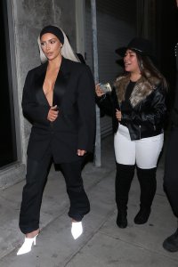 TheFappeningBlog.com - Kim Kardashian Braless new 12.jpg