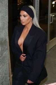 TheFappeningBlog.com - Kim Kardashian Braless new 40.jpg