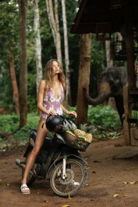 TheFappeningBlog.com - Magdalena Frackowiak Nude & Sexy 34.jpg