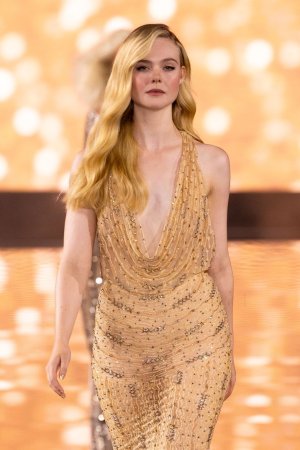 Elle Fanning On Runway For Loreal Paris 2023 001 1043.jpg