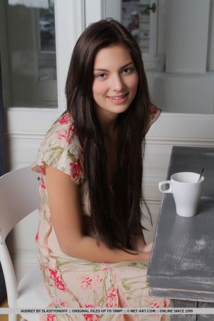 audrey-presenting-audrey-04 thefappeningblog.com.jpg