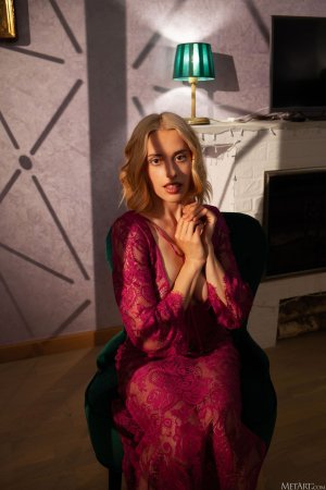 0019-01 thefappeningblog.com.jpg