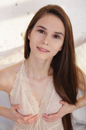 give-this-pretty-cute-young-girl-a-gold-medal-for-unreal-hotness-02 thefappeningblog.com.jpg