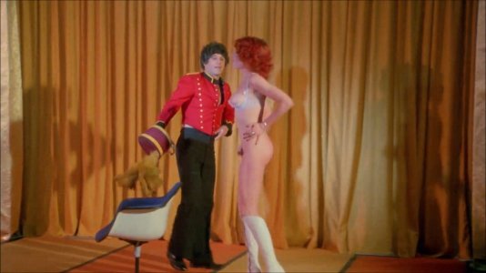 Candy Goes To Hollywood (1979).mp4_snapshot_00.11.15.900.jpg