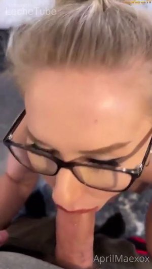 April Mae Leaked Blowjob (43).jpg