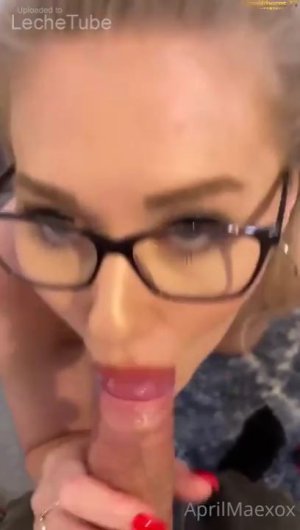April Mae Leaked Blowjob (22).jpg