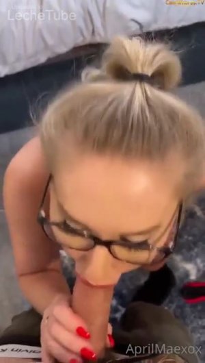 April Mae Leaked Blowjob (16).jpg