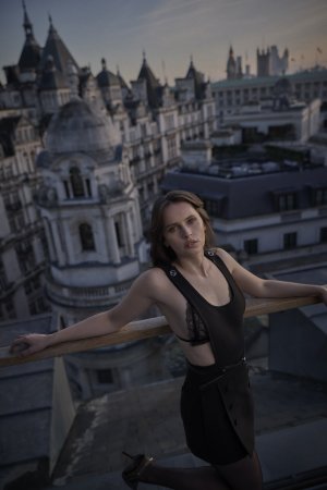 Felicity Jones (8).jpg