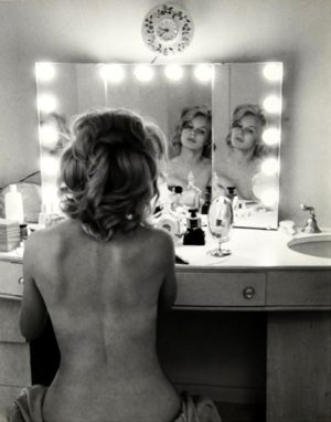 Carroll_Baker_by_Pierluigi_Praturlon__1965_.jpg