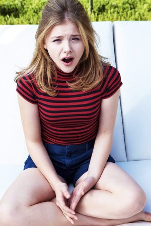 Chloë-Grace-Moretz-Feet-2344103.jpg