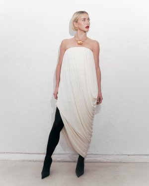 juleshough_post_12_19_2024_11_23_55 AM3526616202979598803.jpg