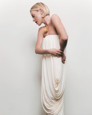 juleshough_post_12_19_2024_11_23_55 AM3526616203306928852.jpg