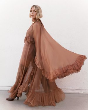 juleshough_post_12_22_2024_12_28_21 PM3528822962613016685.jpg