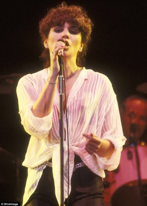 Linda Ronstadt (15).jpg