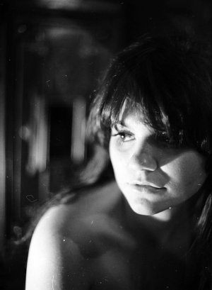 linda-ronstadt-young-1970s-03.jpg