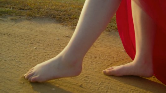 Sophia-Lillis-Feet-5387431.jpg