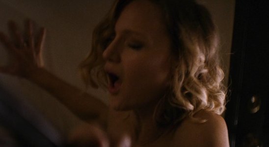 Kerry Bishe in Happily aa5.jpg