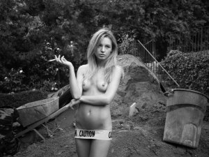 TheFappeningBlog.com - Dora Yoder Topless 8.jpg