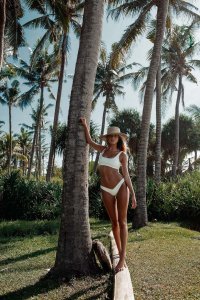 TheFappeningBlog.com - Casey James Nude & Sexy 10.jpg