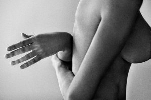 TheFappeningBlog.com - Elizabeth Zayas 7.jpg