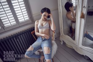 TheFappeningBlog.com - Mellisa Clarke Nude & Sexy 25.jpg