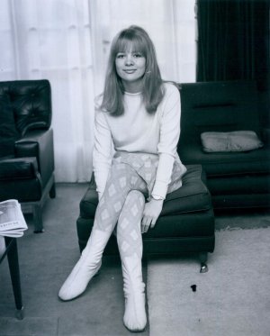 Judy Geeson N8q5zrLMe81qh0yodo1.jpg