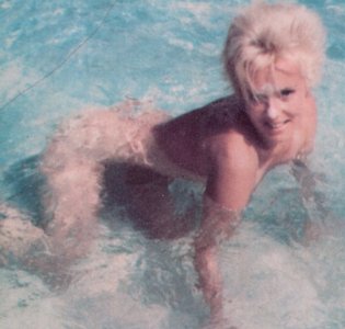 Joey Heatherton 00063.jpg