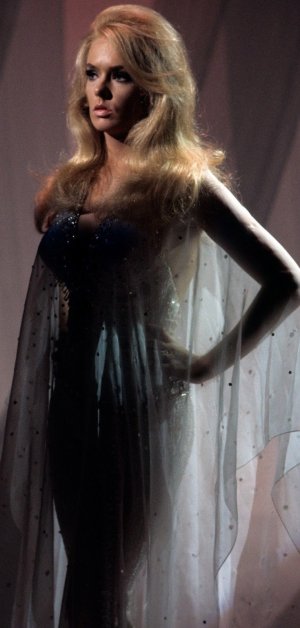 Joey Heatherton P1j36nRhl91rj28rmo1.jpg