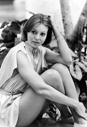 Jenny Agutter (14).jpg