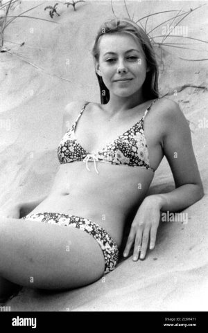 jenny-agutter (9).jpg