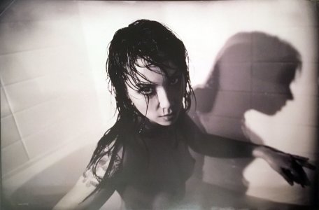 Lexa Doig - IN THE TUB gqTLmqT_o.jpg